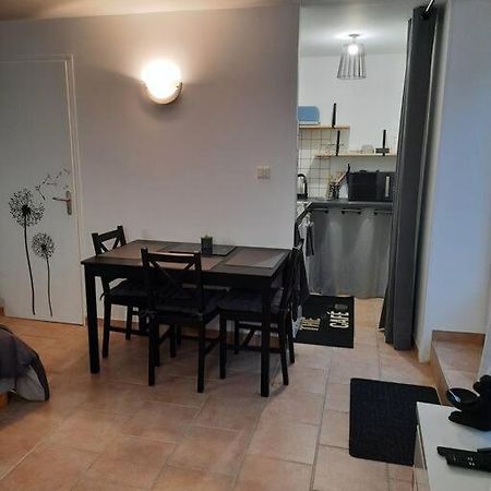 Le Petit Cocon Apartman Cerizay Kültér fotó